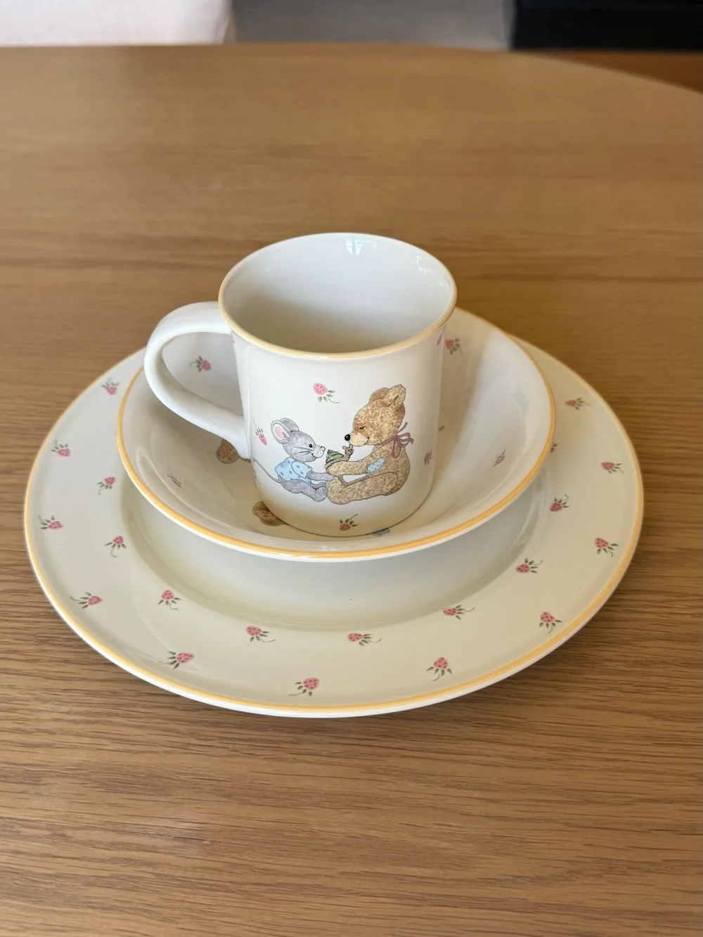 Mikasa Teddy Cream Plate with Floral Accent